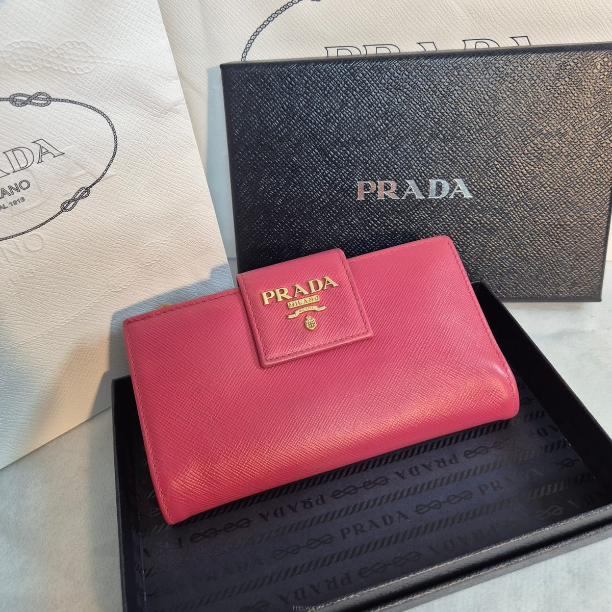 PRADA ����� ���ǾƳ� ����������� ���ǾƳ� ������