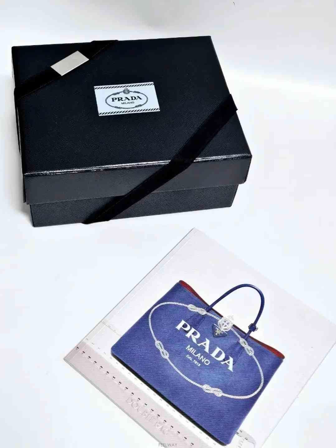 PRADA ����� ����ڽ��� å������� ����ڽ��� å��