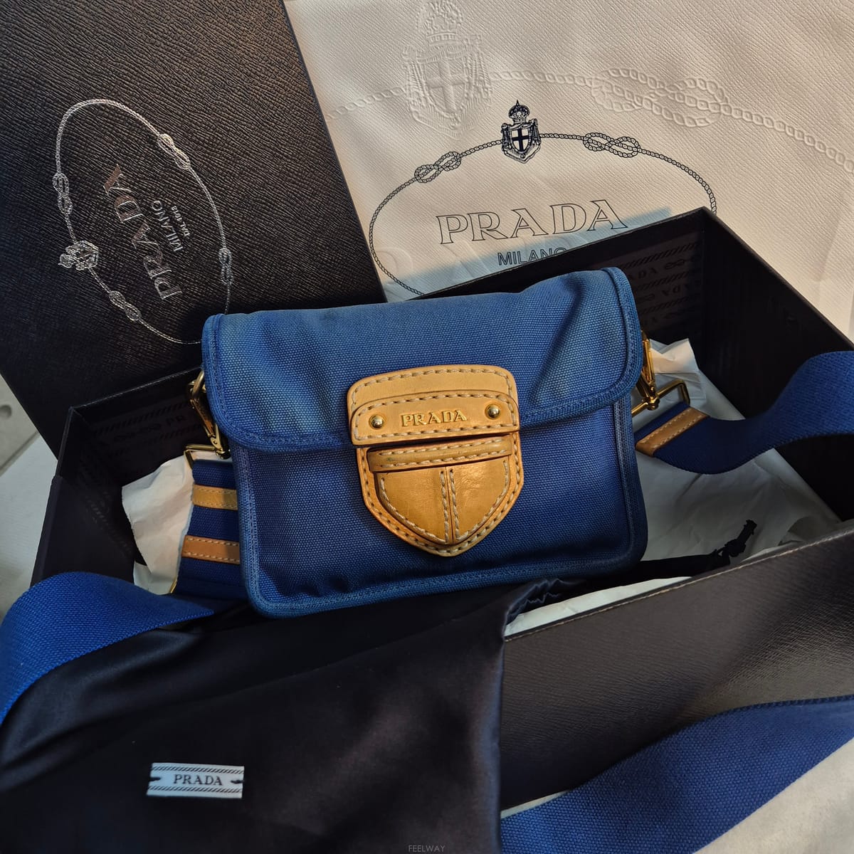 PRADA ����� ĵ���� �̴� ũ�ν�������� ĵ���� �̴� ũ�ν���