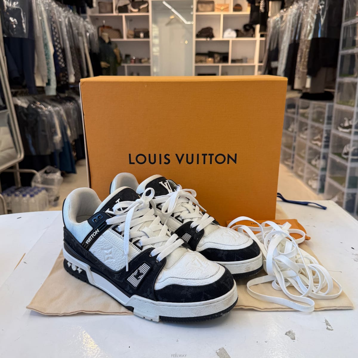 Louis Vuitton ���̺��� LV Ʈ���̳� ���� ���׷� ����Ŀ�� 7���̺��� LV Ʈ���̳� ���� ���׷� ����Ŀ�� 7