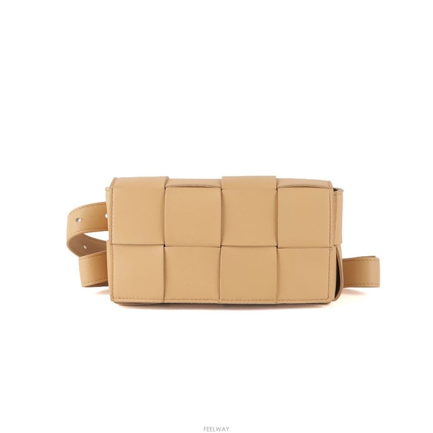 Bottega Veneta [�߰���ǰ�ٿ�] ���װ�����Ÿ ī��Ʈ ��Ʈ�� �Ƹ�� 668572[�߰���ǰ�ٿ�] ���װ�����Ÿ ī��Ʈ ��Ʈ�� �Ƹ�� 66857
