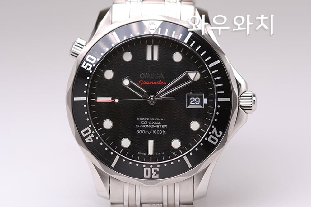 OMEGA �Ϳ��ġ ���ް� �������� ���̹� 300 ������ ���� 212.30.41.20.01.002 ������Ϳ��ġ ���ް� �������� ���̹� 300 ������ ���� 212.30