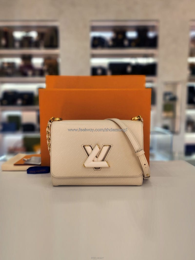 Louis Vuitton ���̺��� Ʈ����Ʈ MM ü�� ����� ����Ĩ M57559���̺��� Ʈ����Ʈ MM ü�� ����� ����Ĩ M57559