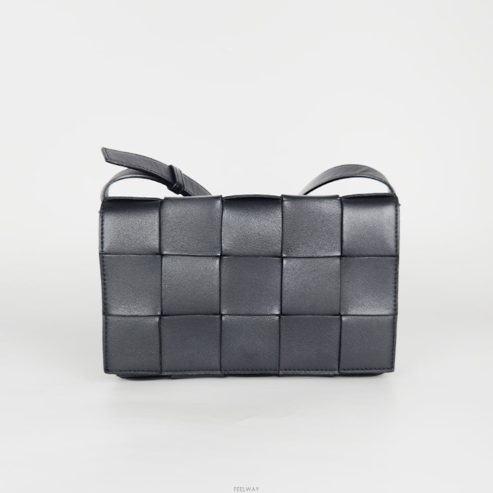 Bottega Veneta ���װ�����Ÿ ���� ī��Ʈ ũ�ν��麸�װ�����Ÿ ���� ī��Ʈ ũ�ν���