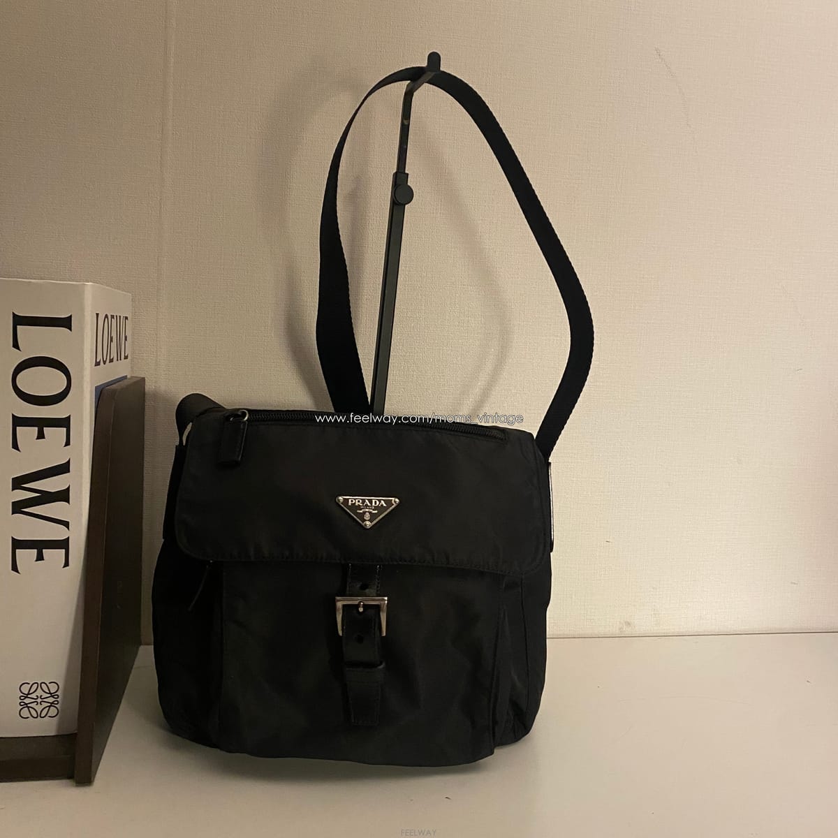 PRADA PRADA / ��Ƽ�� ����� �ﰢ�ΰ� ���� �׼��� ���Ϸ� ���� ����� / ũ�ν���PRADA / ��Ƽ�� ����� �ﰢ�ΰ� ���� �׼��� ���Ϸ� ����