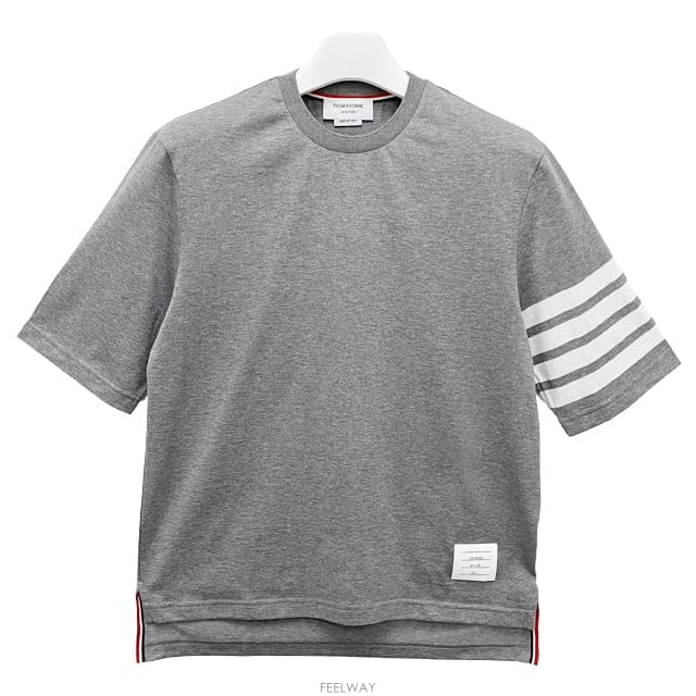 Thom Browne �����丮 26FW ����� �缱 ���� 4�� ����Ƽ MJS168G 07862 055�����丮 26FW ����� �缱 ���� 4�� ����Ƽ MJS168G 07