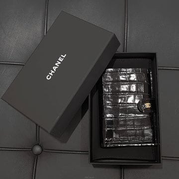 [국내] 정품/두배보상/샤넬 여권 지갑/크로커다일 악어 스킨 블랙 금장