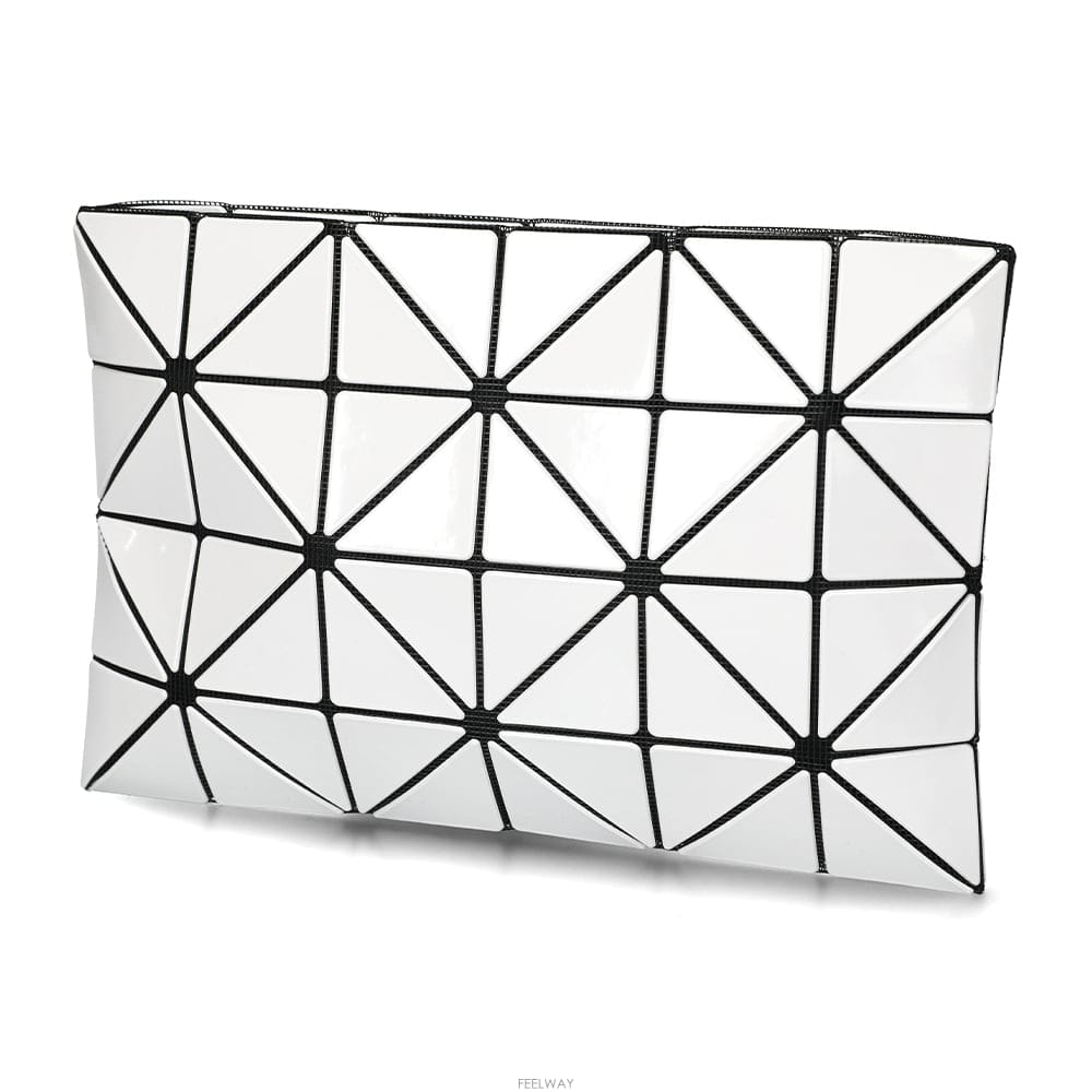 Issey Miyake ������ 26SS �̼��̹̾��� �ٿ��ٿ� �缾Ʈ Ŭ��ġ�� BB66 AG055 01������ 26SS �̼��̹̾��� �ٿ��ٿ� �缾Ʈ Ŭ��ġ�� BB66