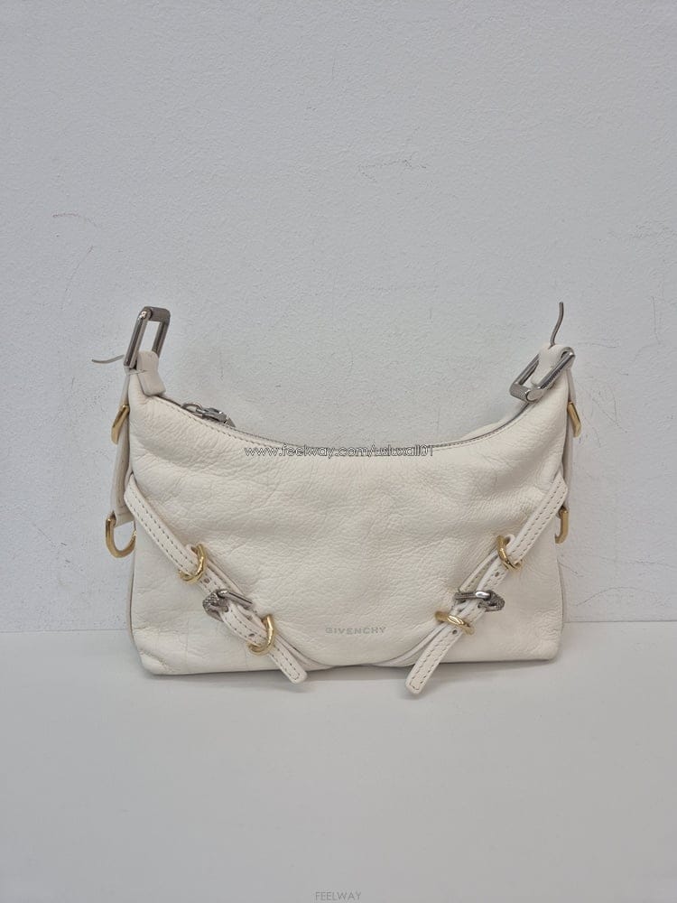 Givenchy [�߰� ��ǰ ������ �����] ����� �ξ��� �̴� ��� ũ�ν��� BB50THB1Q7[�߰� ��ǰ ������ �����] ����� �ξ��� �̴� ��� ũ��