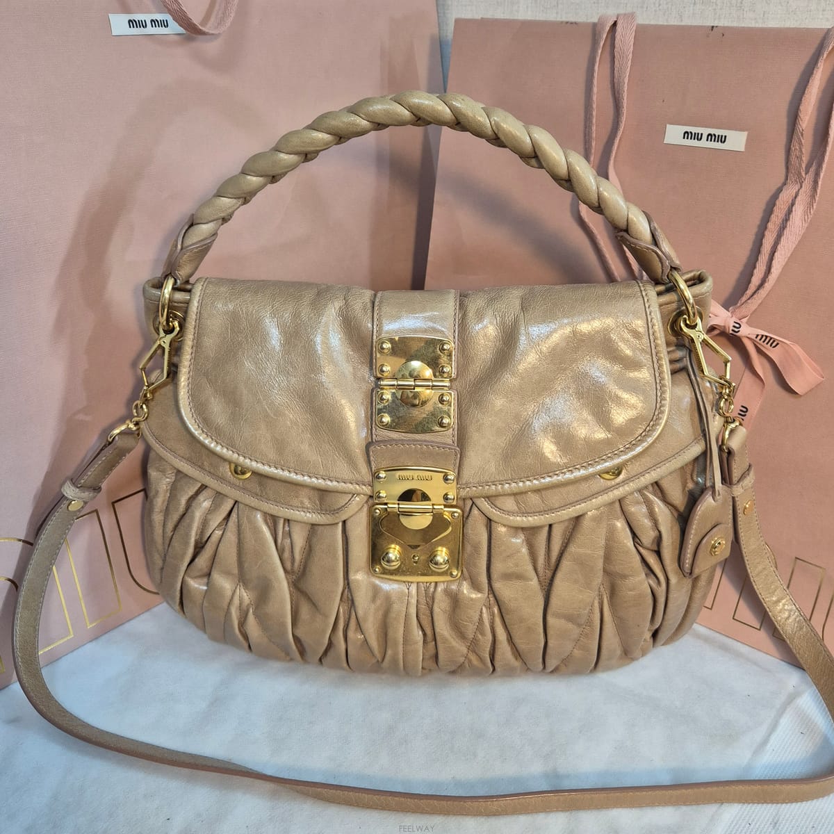 Miu Miu �̿�̿� ���׶� ����� ũ�ν���̿�̿� ���׶� ����� ũ�ν���