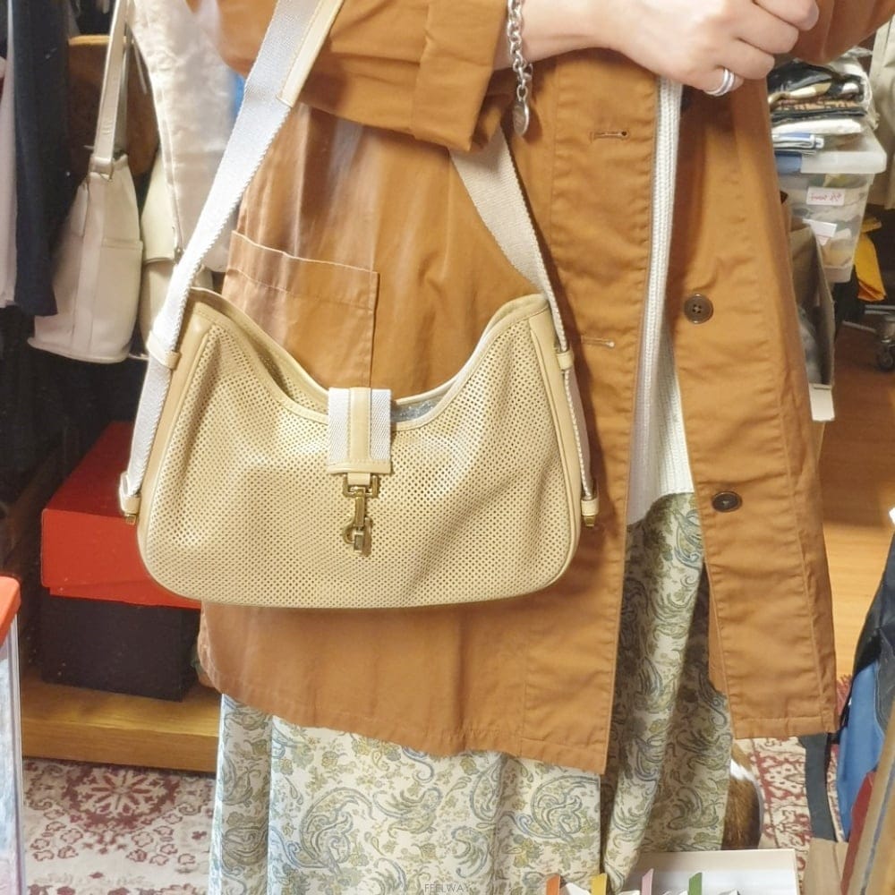 GUCCI GUCCI ���� ��Ű �ư��� ��Ī ����� ȣ���� B750GUCCI ���� ��Ű �ư��� ��Ī ����� ȣ���� B750