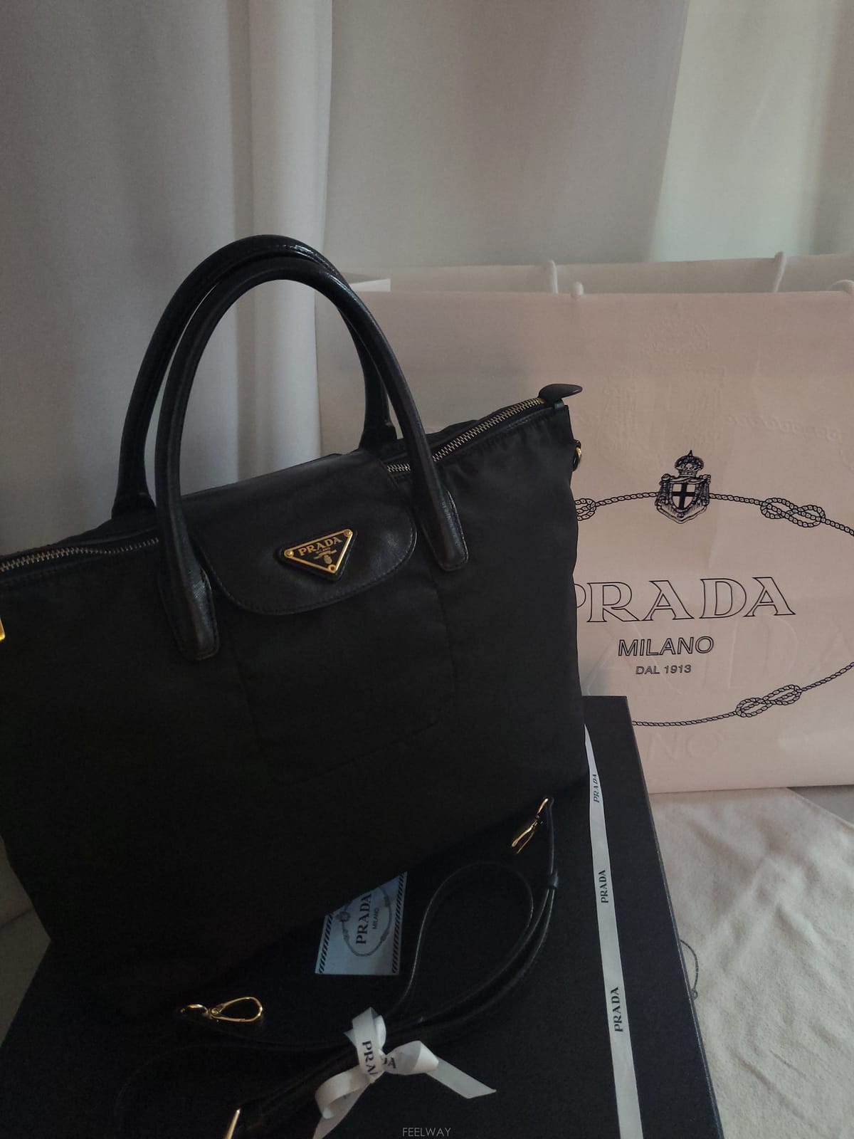 PRADA ����� ���� �����Ϸ� ��Ʈ�� ũ�ν�������� ���� �����Ϸ� ��Ʈ�� ũ�ν���