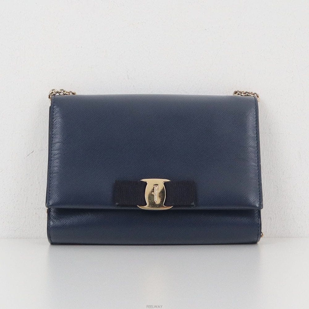 Ferragamo ��󰡸� 22 B558 �ٶ� ���Ϲ� ���̺���󰡸� 22 B558 �ٶ� ���Ϲ� ���̺�