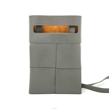 Bottega Veneta [���Ϲ߼�] Bottega Veneta ���װ�����Ÿ �ƽ� �޽����� �׶���Ʈ �׷��� / 611364[���Ϲ߼�] Bottega Veneta ���װ�����Ÿ �ƽ� �޽����� 