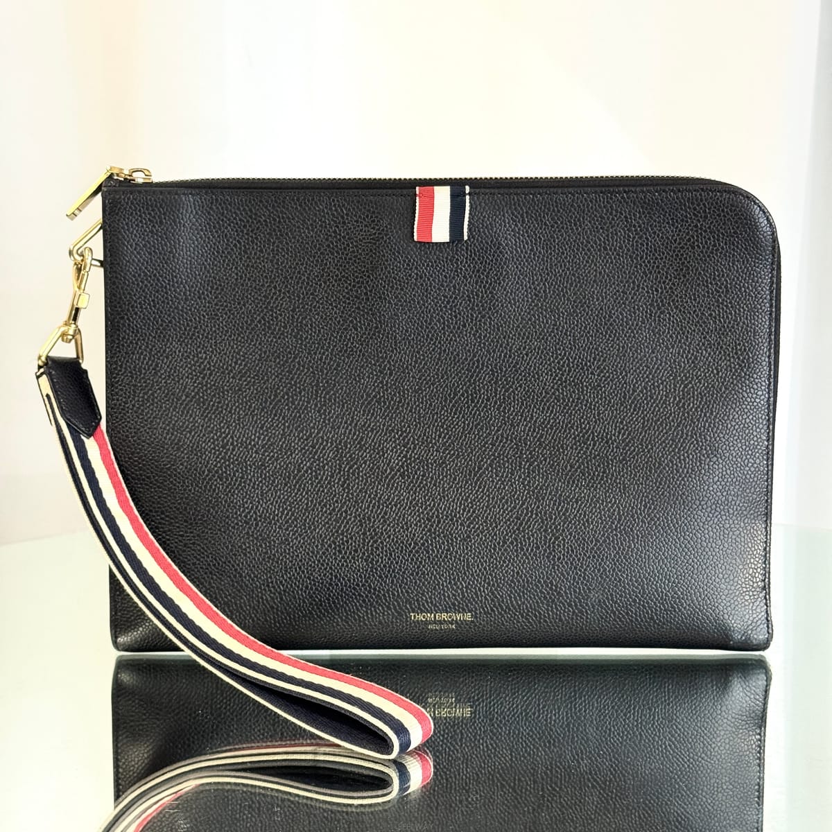Thom Browne ����� �̵�� Ŭ��ġ ��Ʈ�� ��������� �̵�� Ŭ��ġ ��Ʈ�� ����