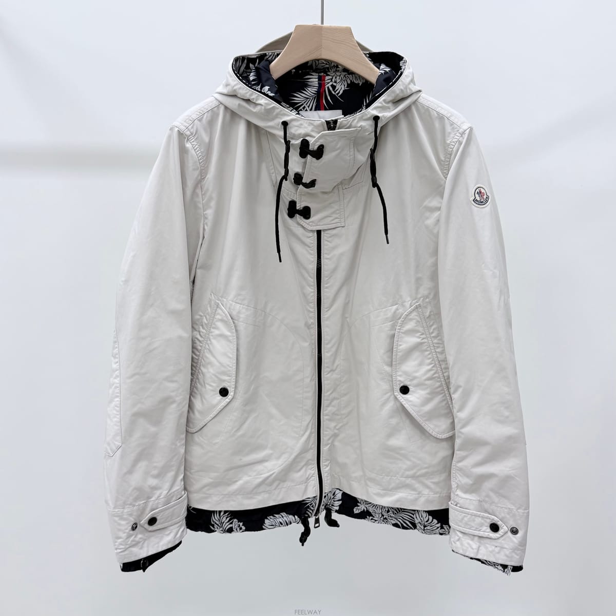 Moncler [A��/4] ��Ŭ���� ��Ʈ���� �ĵ� �ٶ����� ����[A��/4] ��Ŭ���� ��Ʈ���� �ĵ� �ٶ����� ����