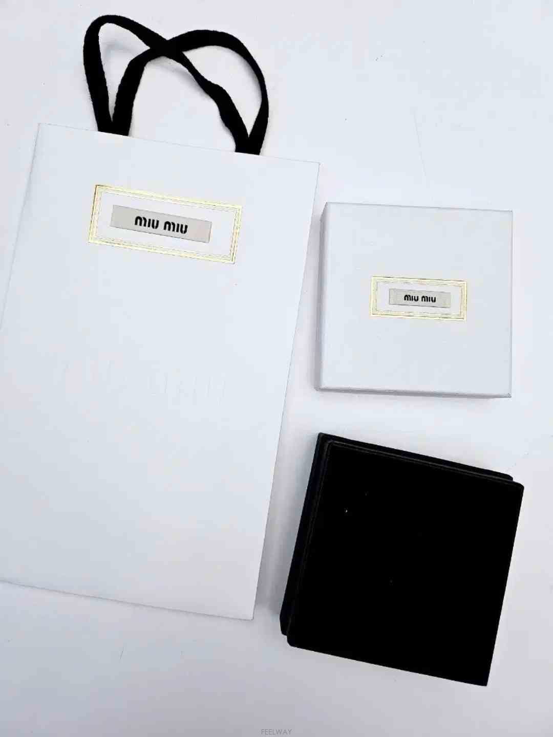 Miu Miu �̿�̿� ����� ���̽� +@�̿�̿� ����� ���̽� +@