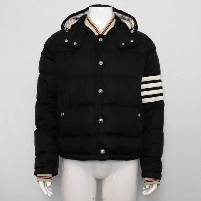 Thom Browne ����� MJD061X ���� ���Ϸ� �缱���� �ٿ� ���� �е�����aa65742����� MJD061X ���� ���Ϸ� �缱���� �ٿ� ���� �е���