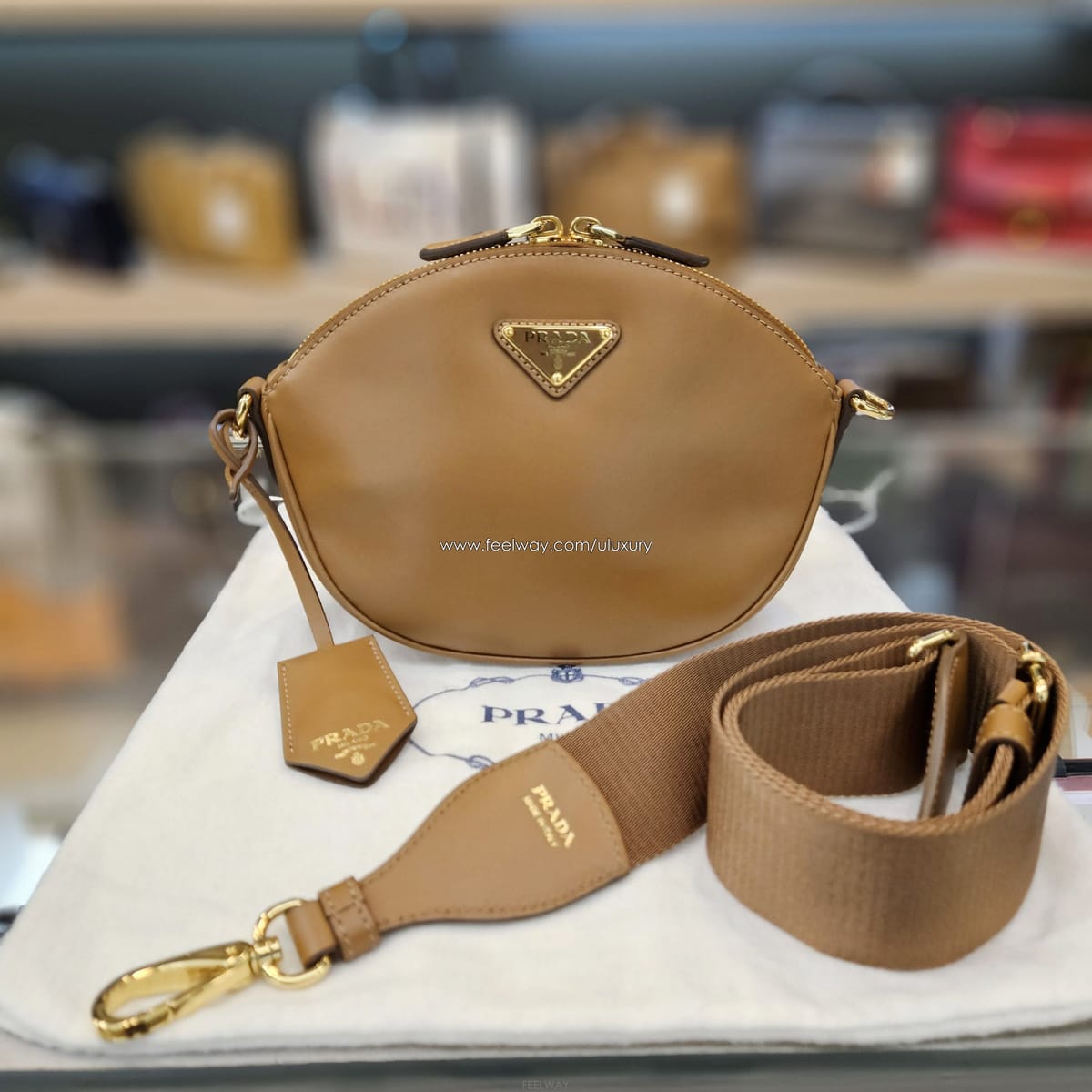 PRADA ����� 1BH212 �ﰢ�ΰ� �̴� ����� ũ�ν�������� 1BH212 �ﰢ�ΰ� �̴� ����� ũ�ν���