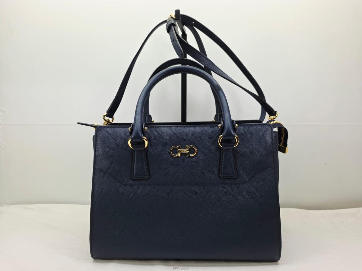 Ferragamo ��󰡸� ��ġ�� ��Ű ��Ʈ ����� ���̺� 21F317��󰡸� ��ġ�� ��Ű ��Ʈ ����� ���̺� 21F317