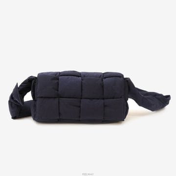 Bottega Veneta (�����߰���ǰ)���װ�����Ÿ 628951 �е� ��ũ ī��Ʈ ũ�ν��� ���̺�(�����߰���ǰ)���װ�����Ÿ 628951 �е� ��ũ ī��Ʈ ũ