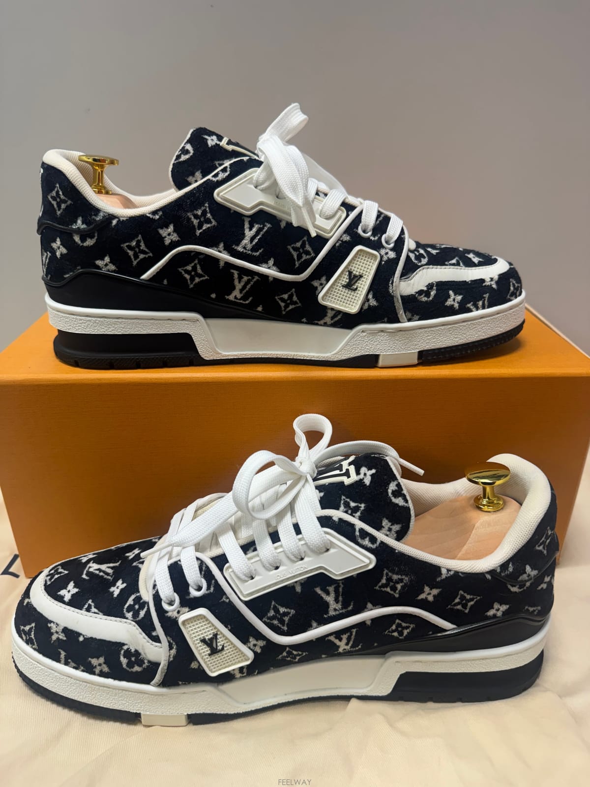 Louis Vuitton [Ʈ����] 7/260)���̺��� lv���׷� ���� Ʈ���̳� ����Ŀ��[Ʈ����] 7/260)���̺��� lv���׷� ���� Ʈ���̳� ����