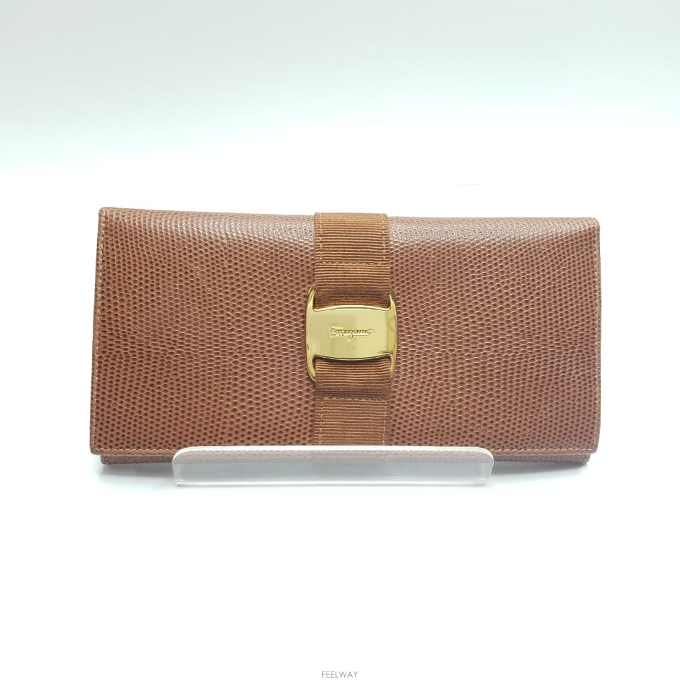 Ferragamo FERRAGAMO �䷹���� �ٶ󸮺� ���� Į����Ų ������ B766FERRAGAMO �䷹���� �ٶ󸮺� ���� Į����Ų ������ B766
