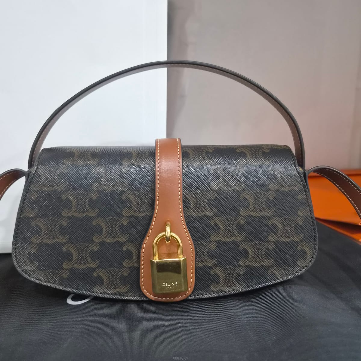 CELINE ������ Ʈ������ Ÿ�� ����鼿���� Ʈ������ Ÿ�� �����