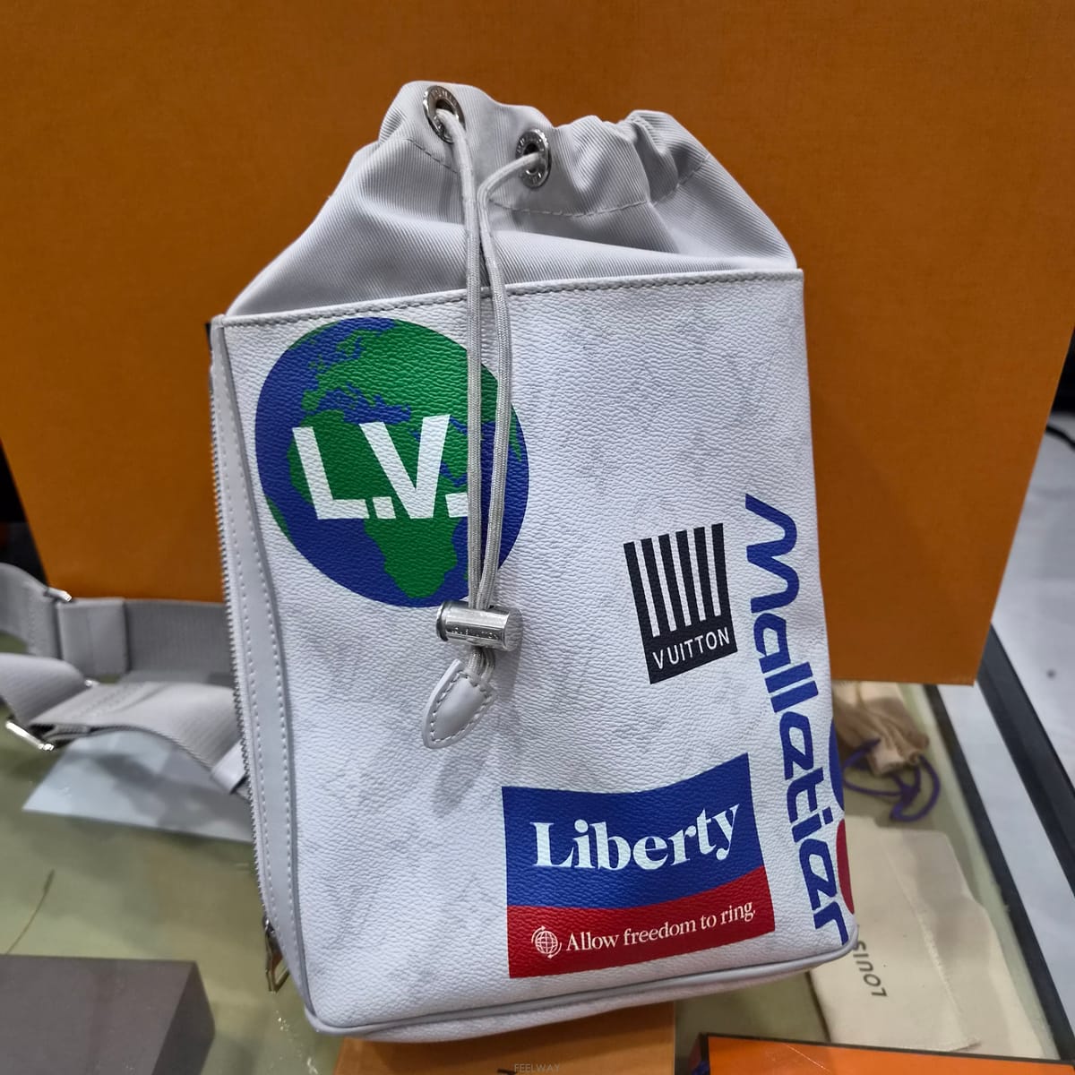 Louis Vuitton ���̺��� ������̵� ĵ���� ��ο콺Ʈ�� �� ȭ��Ʈ���̺��� ������̵� ĵ���� ��ο콺Ʈ�� �� ȭ��Ʈ