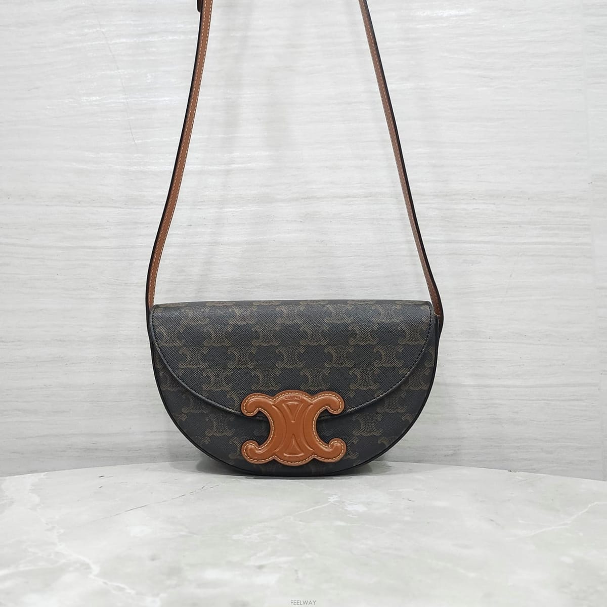 CELINE [������] ������ Ʈ������ ĵ���� ����ü ũ�ν��� 111232DNK[������] ������ Ʈ������ ĵ���� ����ü ũ�ν��� 111232