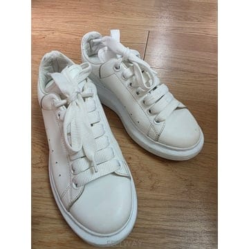 알렉산더 스니커즈 235