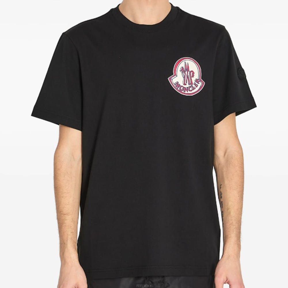 Moncler ������� �����巰����  26SS ��Ŭ���� �ΰ� ��ư ���� Ƽ���� 8C00034������� �����巰����  26SS ��Ŭ���� �ΰ� ��ư ���� Ƽ