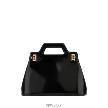 23FW 살바토레 페라가모 블랙 레더 Wanda M 핸드백 213961761287NERO TP57211904