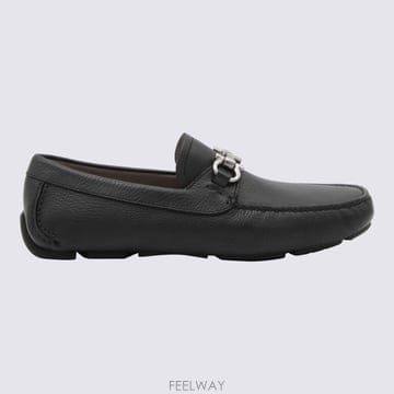 Ferragamo 모카신 간치니