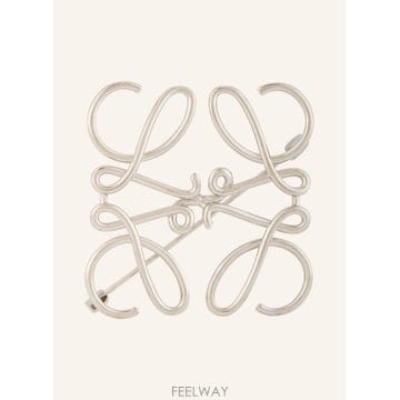 Loewe Loewe Brooch ANAGRAM 100145027914500 TP575953741Loewe Brooch ANAGRAM 100145027914500 TP575953741