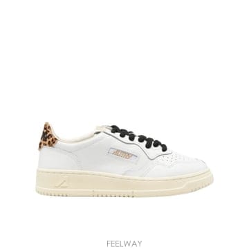 26FW Autry MEDALIST 로우   레더 스니커즈 with Animal 프린트 Detail AULW