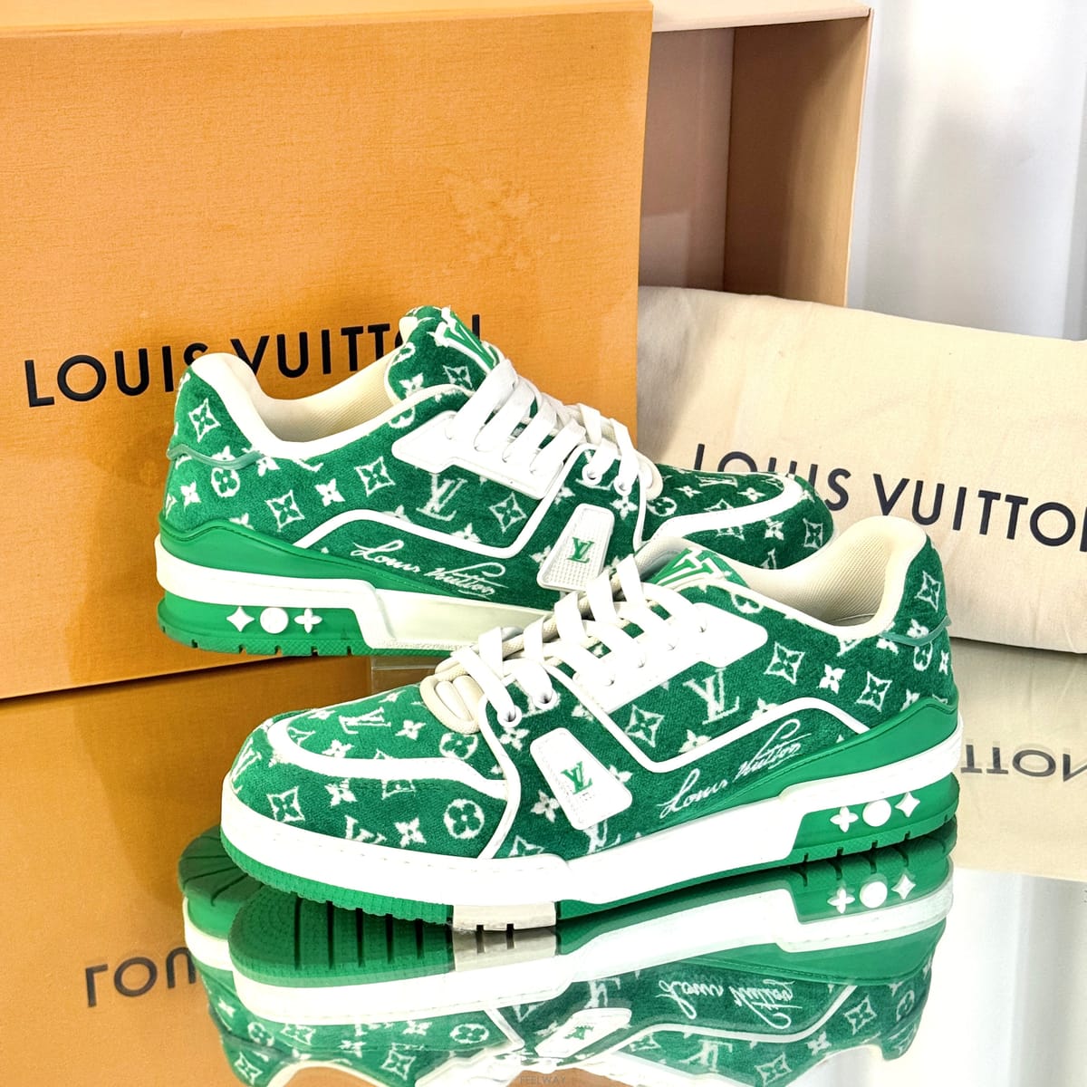 Louis Vuitton ���̺��� ���� Ʈ���̳� �׸� 260 ��������̺��� ���� Ʈ���̳� �׸� 260 ������