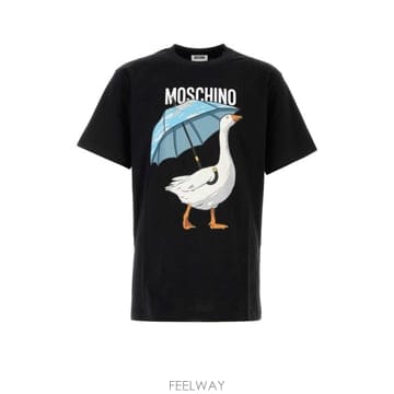 Moschino 26FW ��Ű�� ���� Ƽ���� 262ZZJ07165241 1555 Black26FW ��Ű�� ���� Ƽ���� 262ZZJ07165241 1555 Black