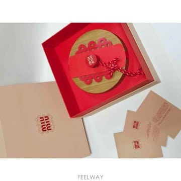 Miu Miu �̿�̿� MIU MIU 2026 ���� ���� ��� ����Ʈ �ڽ� ��Ʈ (�����ڽ� + ����ǰ)�̿�̿� MIU MIU 2026 ���� ���� ��� ����Ʈ �ڽ� ��Ʈ 
