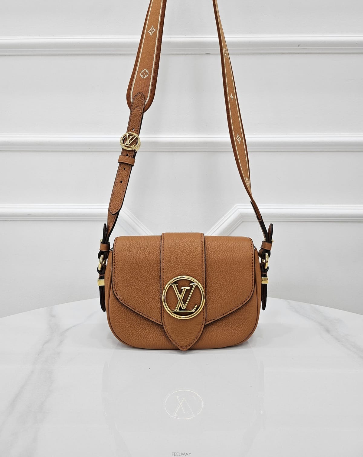 Louis Vuitton [�̴ٽ�] ���̺��� LV ������ �ÿ��� ���� ũ�ν��� M58729[�̴ٽ�] ���̺��� LV ������ �ÿ��� ���� ũ�ν��� M5872