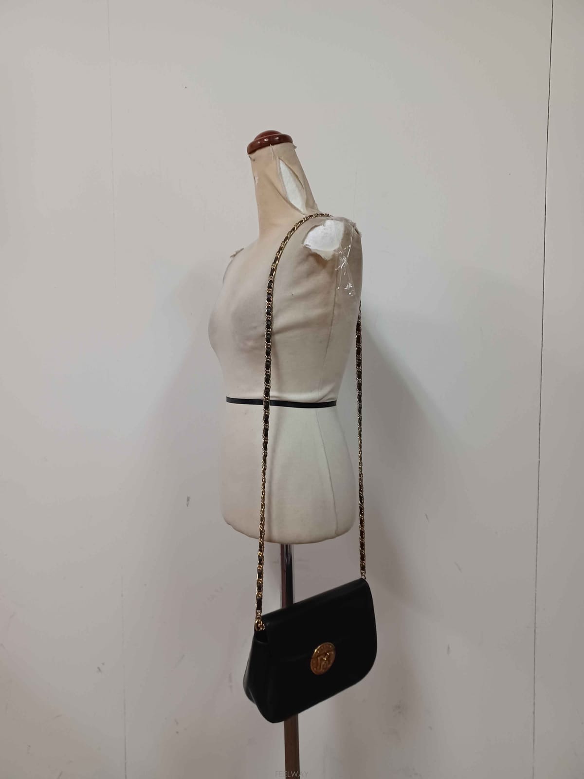 Metrocity ��ȫ����/B-10839/��Ʈ�ν�Ƽ ��ǰ ������ ü�� ũ�ν����ȫ����/B-10839/��Ʈ�ν�Ƽ ��ǰ ������ ü�� ũ�ν���