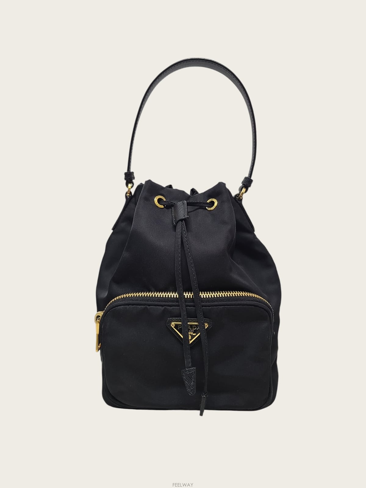 PRADA [�߰���ǰ/���̽���] ����� ���� �����Ϸ� �ﰢ�ΰ� ���� �࿧ ��Ŷ��[�߰���ǰ/���̽���] ����� ���� �����Ϸ� �ﰢ�ΰ� ����