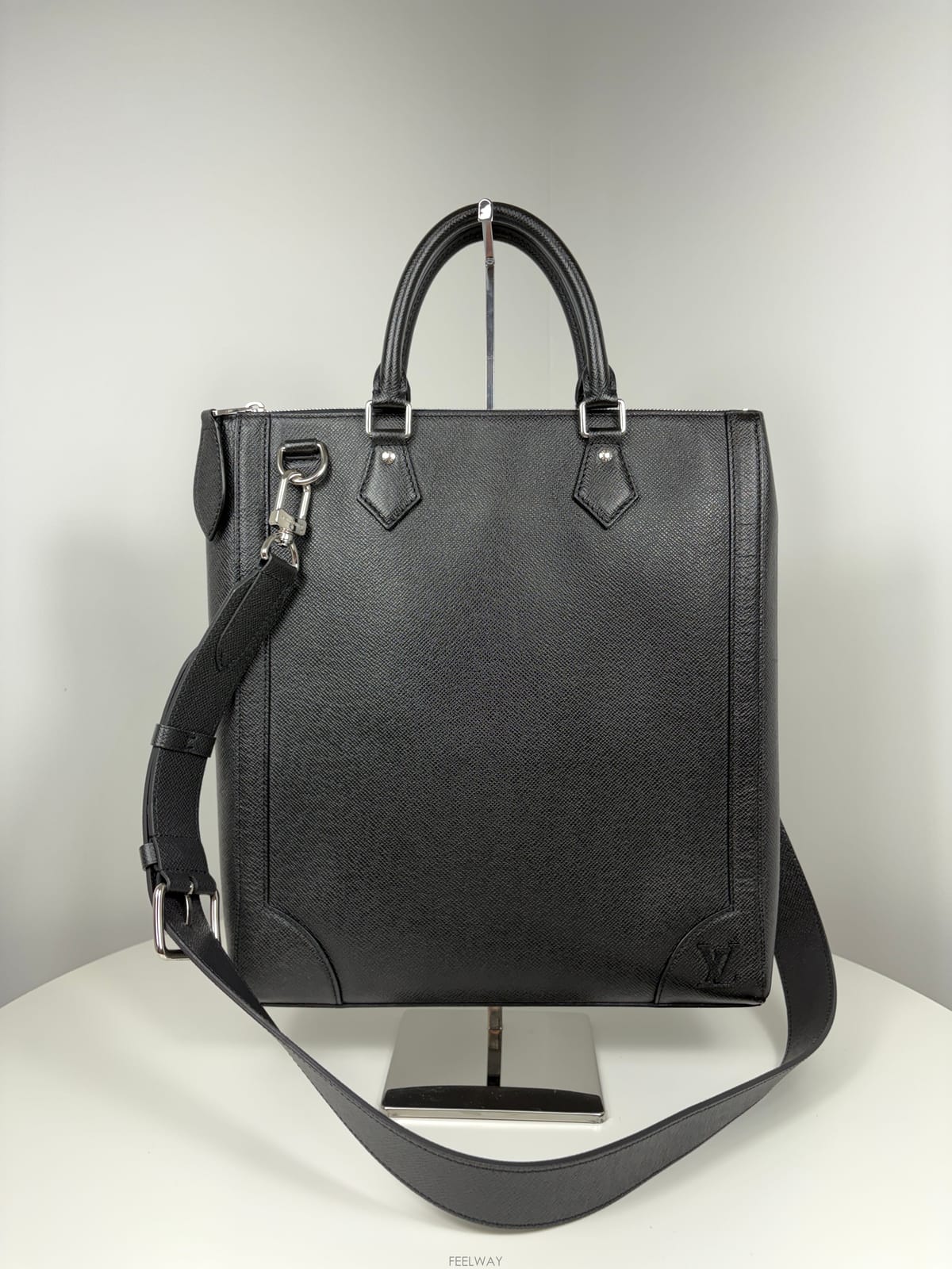 Louis Vuitton ���̺��� M30811 Ÿ�̰� ��Ƽ�� ��Ʈ�� ����������̺��� M30811 Ÿ�̰� ��Ƽ�� ��Ʈ�� ��������