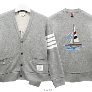 Thom Browne ���� �����丮 26FW ����� �缱 ���� 4�� ������ ��Ʈ �ڼ� ����� MJT582E 00535 055���� �����丮 26FW ����� �缱 ���� 4�� ������ ��Ʈ 