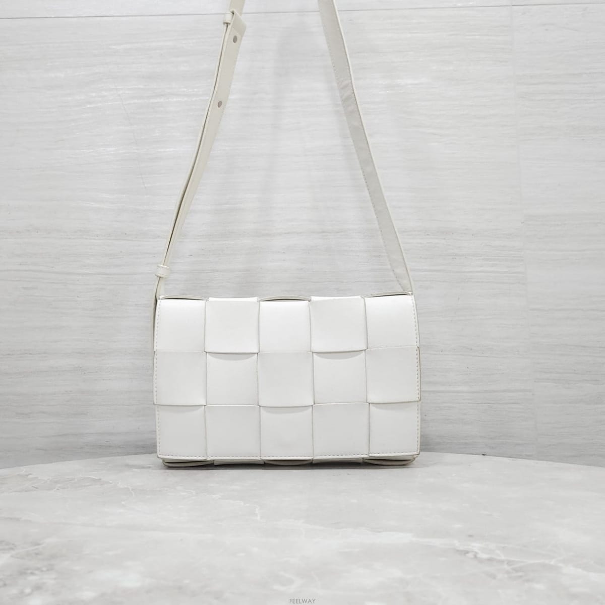 Bottega Veneta [������] ���װ�����Ÿ ��Ʈ��ġ���� ī��Ʈ ũ�ν��ٵ�� ȭ��Ʈ[������] ���װ�����Ÿ ��Ʈ��ġ���� ī��Ʈ ũ�ν��ٵ��
