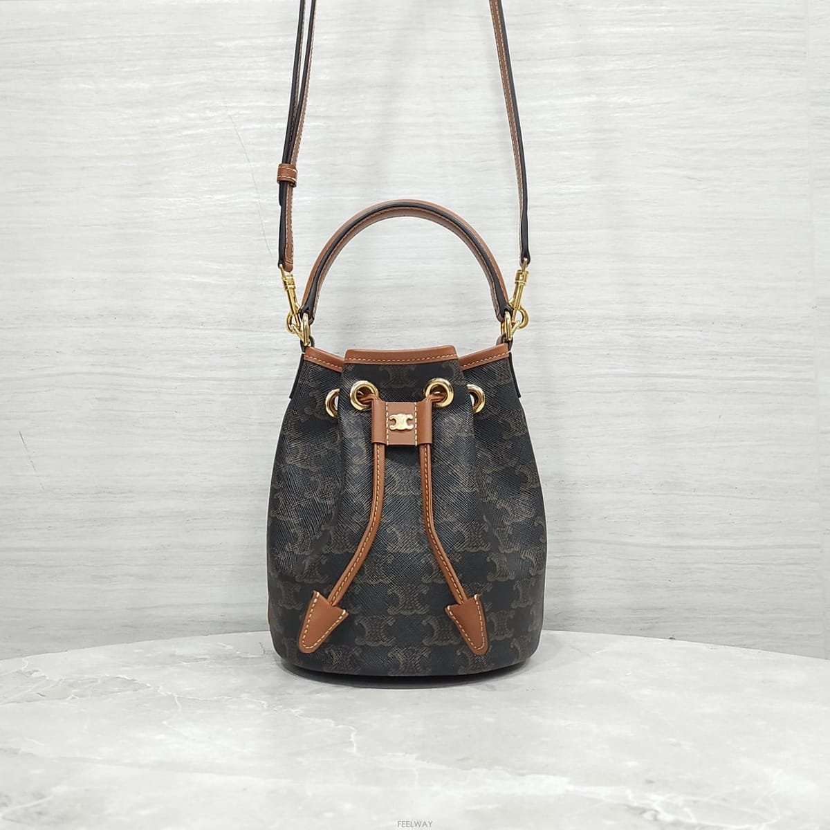 CELINE [������] (����ǰ) ������ Ʈ������ ĵ���� ƾ Ŭ��� ��Ŷ�� 121672CAS[������] (����ǰ) ������ Ʈ������ ĵ���� ƾ Ŭ��� ��
