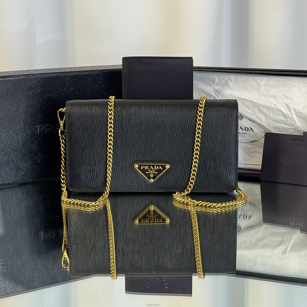 PRADA ����� �ﰢ�ΰ� ���ڷ� woc����� �ﰢ�ΰ� ���ڷ� woc