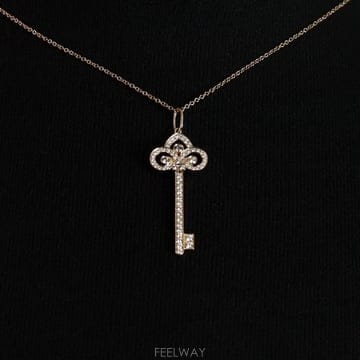 티파니 18K로즈골드(핑크골드) 파베다이아 플뢰르 드 리스 키 펜던트 여성 목걸이aa65554