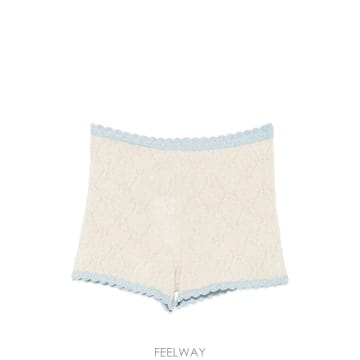 | Other Brand | Asta Resort Millie scalloped trim shorts 12107856937224 TP72Asta Resort Millie scalloped trim shorts 1210785693722