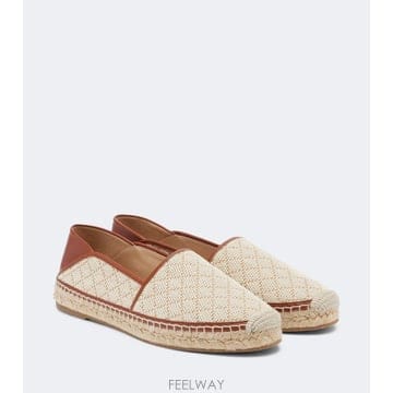 Manolo Blahnik 26 FW ����� ����� Espadra ���Ǿ� ����Ʈ �����ĵ帮�� TP57817928526 FW ����� ����� Espadra ���Ǿ� ����Ʈ �����ĵ帮��